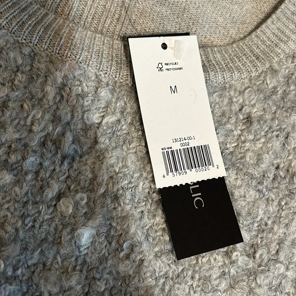 Banana Republic Italian Yarn sweater - Picture 2 of 9